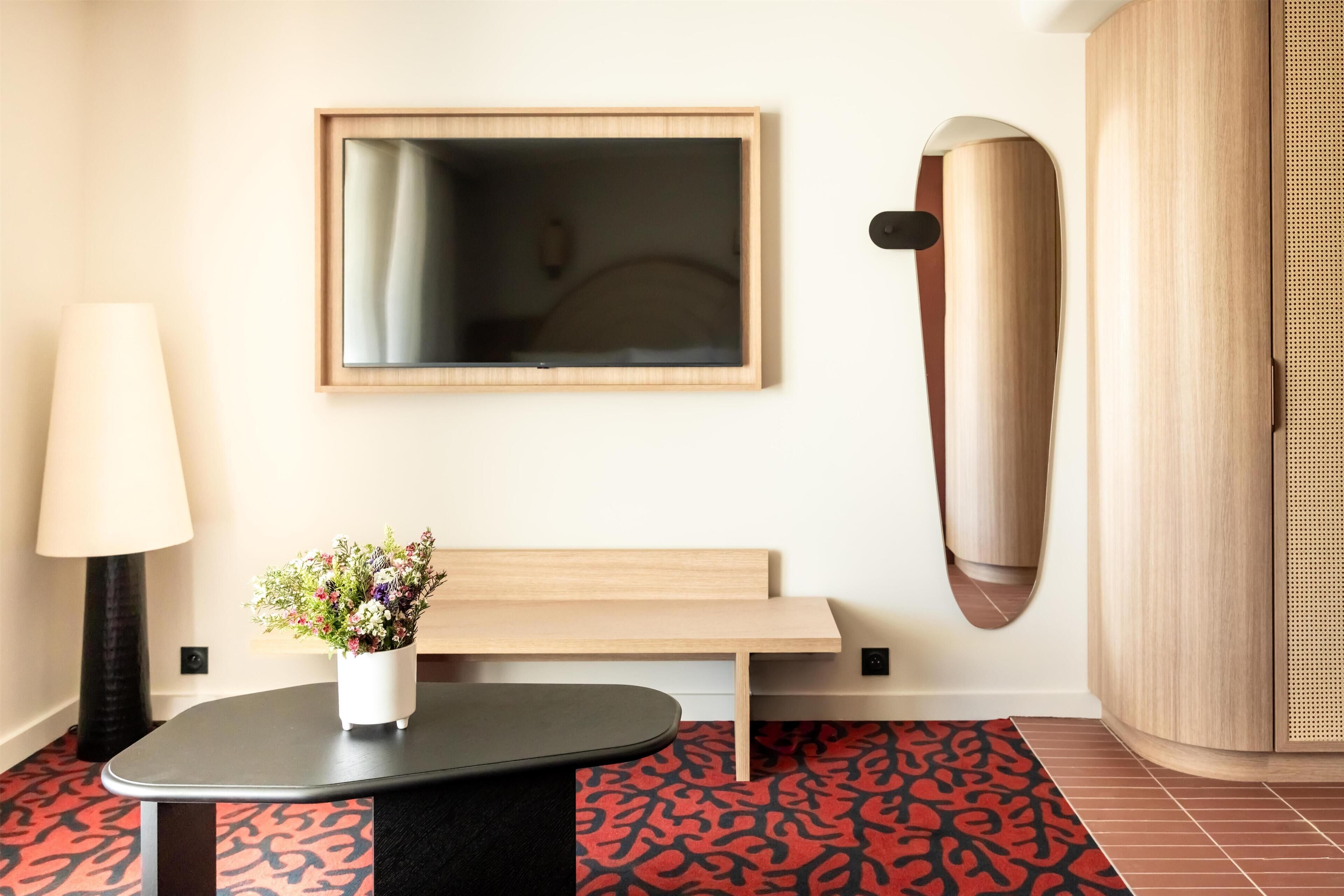 Room, 1 Queen Bed | Living area | 55-inch flat-screen TV with digital channels