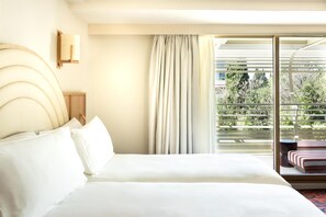 Room, 2 Twin Beds, Garden View | Premium bedding, pillowtop beds, minibar, in-room safe - Hotel Ventura Saint-Tropez, Tapestry Collection By Hilton (Saint-Tropez)