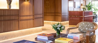 Hotel Ventura Saint-Tropez, Tapestry Collection By Hilton