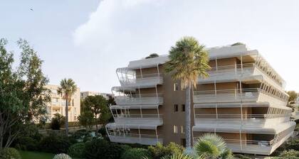 Hotel Ventura Saint-Tropez, Tapestry Collection By Hilton