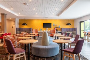 Lobby - Home2 Suites By Hilton North Attleboro (North Attleboro)