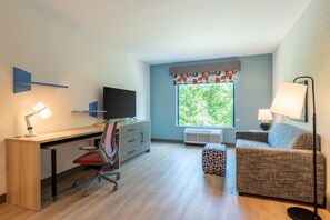 Suite, 1 cama de matrimonio grande, accesible para personas con discapacidad (Roll-In Shower) | Zona de estar