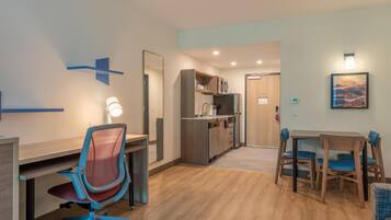 Studio, 2 Queen Beds, Accessible (Hearing) | Private kitchen