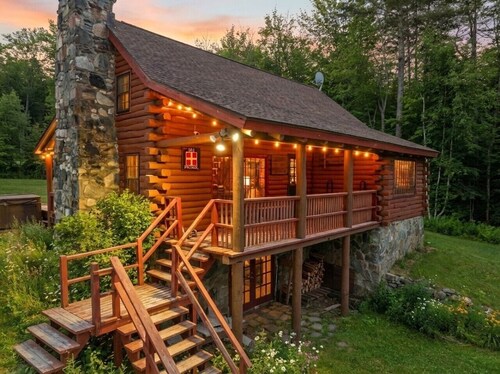 Stratton Log Cabin: Pond + Hot Tub + Privacy!