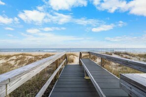 Beach nearby - Smile Maker by Carolina Getaway - Oceanfront w/ Elevator, Sleeps 27 (Carolina Beach)