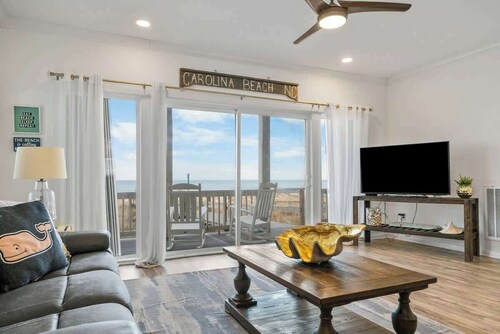 Smile Maker by Carolina Getaway - Oceanfront w/ Elevator, Sleeps 27