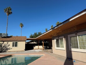 Outdoor pool - Mi Casita Bonita (Phoenix)