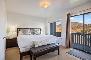 1 bedroom, desk, iron/ironing board, free WiFi - Unbeatable Location: Cozy Studio, Ski-In/Ski-Out, Main Street Access, Perfect for Adventure! (Park City)