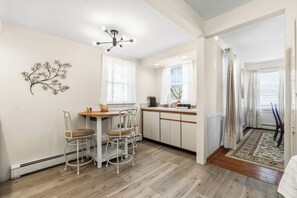 Dining - Marvelous 3-bedroom Family Retreat Near NYC w/ Parking & Views (Hackensack)