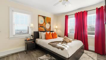 3 bedrooms, desk, iron/ironing board, travel crib