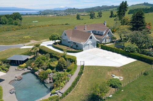 Private 7BR Estate | Pool, Spa & Lake Views | Sleeps 18 | Taupō