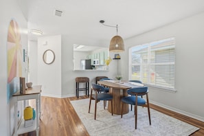 Dining - Blue Angles Flyover, 7 Miles to Perdido Key, Pet Friendly! (Pensacola)