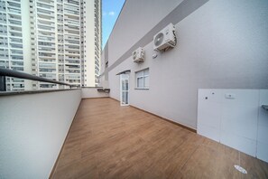 Suite Dupla com sacada | Terrace/patio - PRIMUS HOUSE (São Paulo)