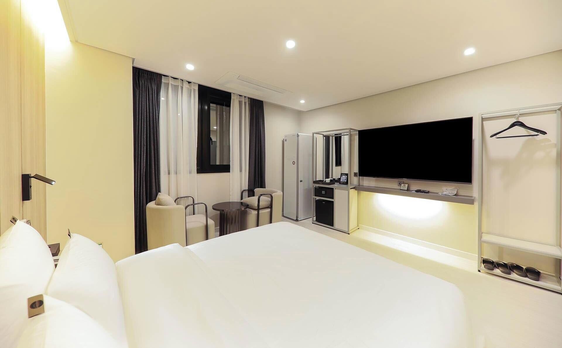Deluxe Double Room | Free WiFi