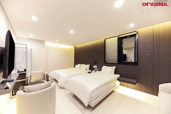 Phòng 2 giường đơn có thiết kế đặc trưng | Truy cập Internet không dây miễn phí