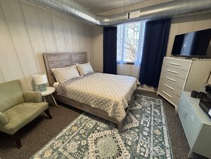 1 bedroom, iron/ironing board, free WiFi, bed sheets - Whiskey Xray - Private Room in Mineral Wells (Mineral Wells)