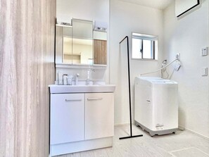 Bathroom - defaultName (Ozu)