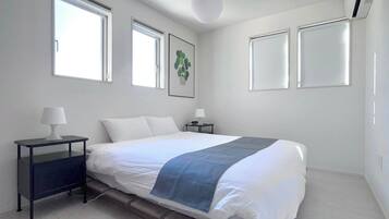 3 bedrooms, iron/ironing board, WiFi, bed sheets