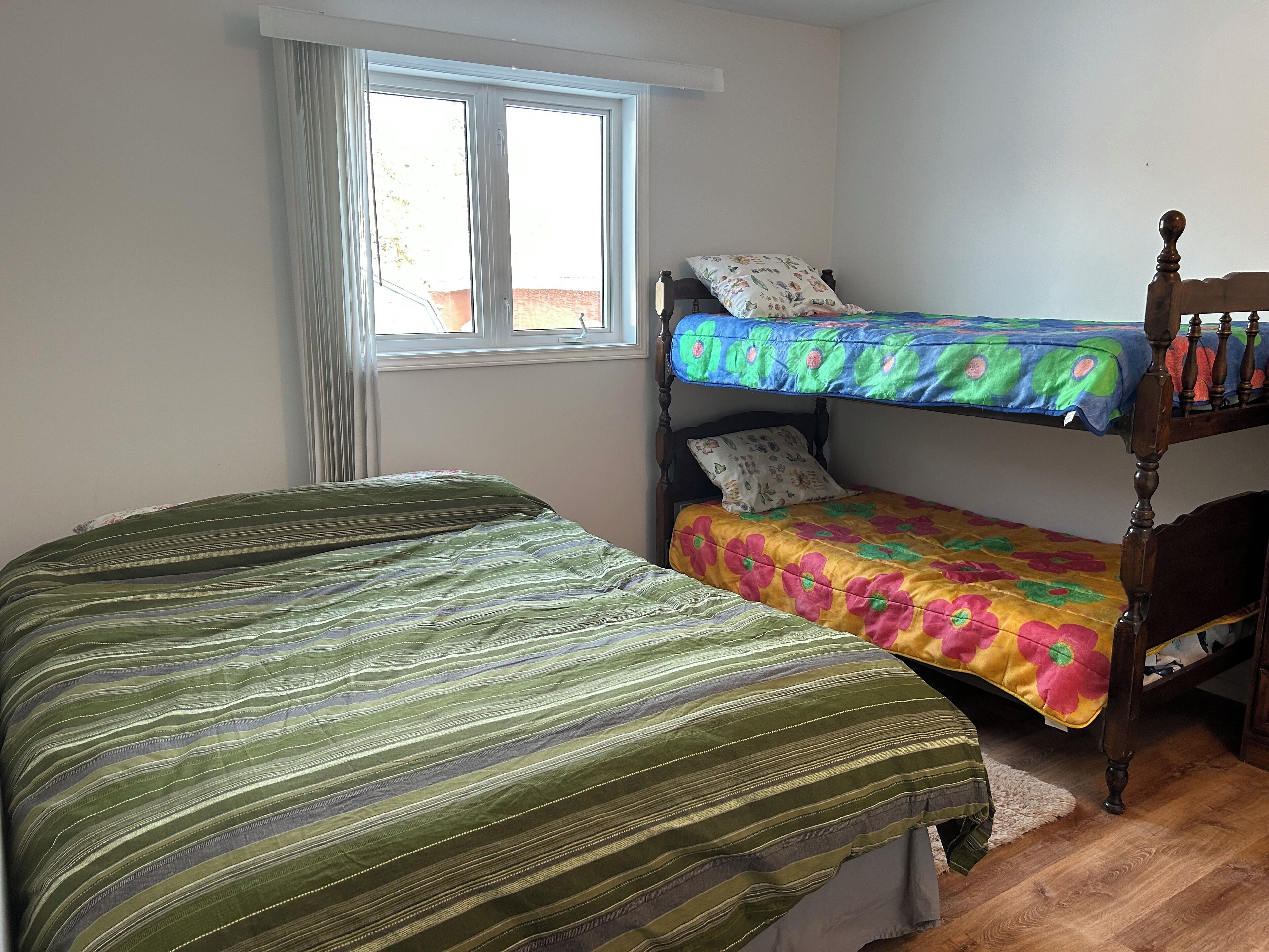 3 bedrooms, iron/ironing board, free WiFi, bed sheets