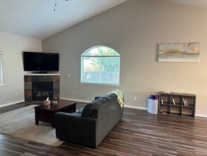 TV, fireplace