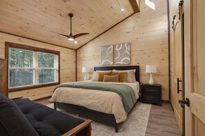 Iron/ironing board, free WiFi, bed sheets - NEW Bear Olympics Luxury Cabin: Private Pool & Arcade in Pigeon Forge (Pigeon Forge)
