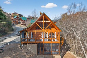 Exterior - NEW Bear Olympics Luxury Cabin: Private Pool & Arcade in Pigeon Forge (Pigeon Forge)
