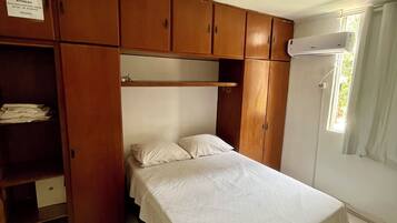 Ferros/tábuas de passar roupa, Wi-Fi, roupa de cama