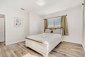 Soundproofing, iron/ironing board, free WiFi - Lauderdale Breeze Villas (Fort Lauderdale)