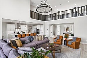 Smart TV, fireplace, offices - Catawba Falls Manor | Luxury, Hot Tub, Pets EV Charger & Mountain Views! (Black Mountain)
