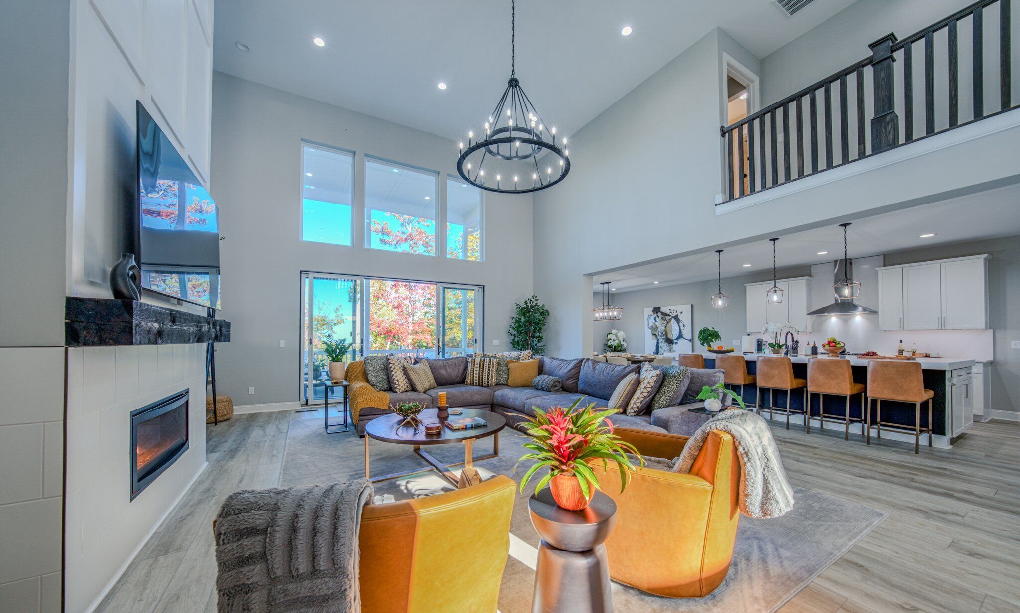 Smart-TV, Kamin, Arbeitsbereiche