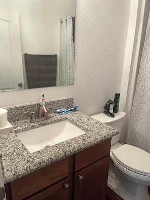 Hair dryer, towels, soap, toilet paper - Marvelous 4-bedroom AC WIFI LEHIGH house FOR ALL YOUR ELEGANT /FAMILY OCCASIONS (Lehigh Acres)
