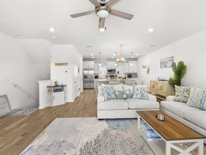 Living area - Gulfview Paradise in Lost Key (Pensacola)