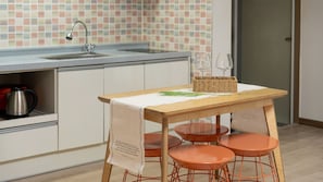ห้องเบสิก, 1 ห้องนอน (101 Orange (Jet Spa)) | 1 ห้องนอน, Wi-Fi ฟรี