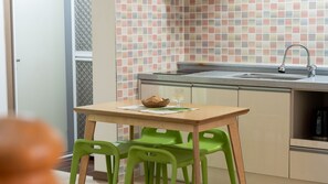 Basic Room, 1 Bedroom (104 Papaya (Jet Spa)) | 1 bedroom, free WiFi - Gapyeong Nami Island Andy Pension (Gapyeong)