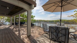 Terrace/patio - Lakefront Home w/ Private Dock, Slip, Kayaks & Paddleboards at the 7mm (Gravois Mills)