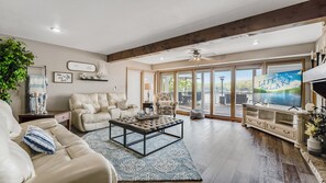 Una Smart TV, videojuegos, libros