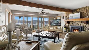 TV connectée, jeux vidéo, livres