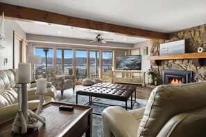 Smart TV, video games, books - Lakefront Home w/ Private Dock, Slip, Kayaks & Paddleboards at the 7mm (Gravois Mills)