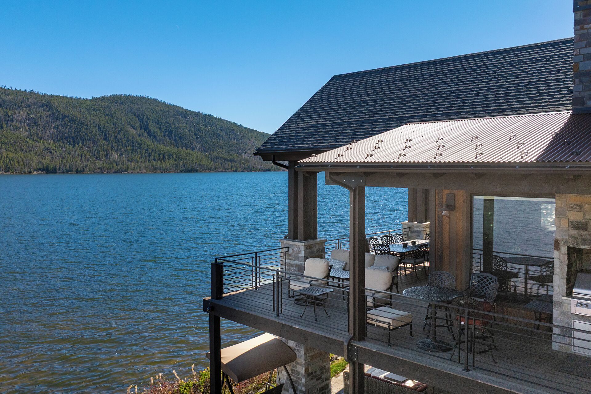Outdoor dining - LP Lakefront House - *Private Dock* - 7000+ Square Ft of Space, Stunning Views & Impeccable Quality (Grand Lake)