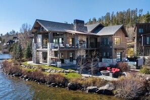 Exterior - LP Lakefront House - *Private Dock* - 7000+ Square Ft of Space, Stunning Views, Impeccable Quality (Grand Lake)