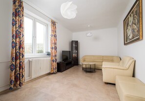 TV - Kino Femina Homely Apartment (Warszawa)