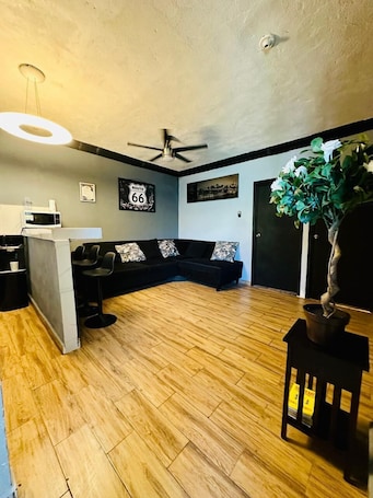 Deluxe Apartment, City View | Living area. Departamentos MateoS 504