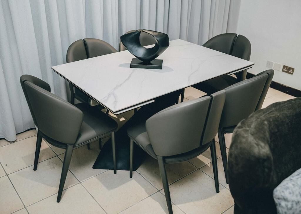 Family Apartment | In-room dining