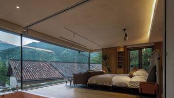 Senior Suite, Courtyard View | View from room