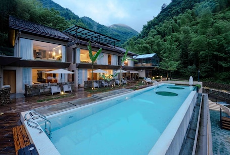 Fachada de la propiedad. Tonglu TianKong MiLing Homestay