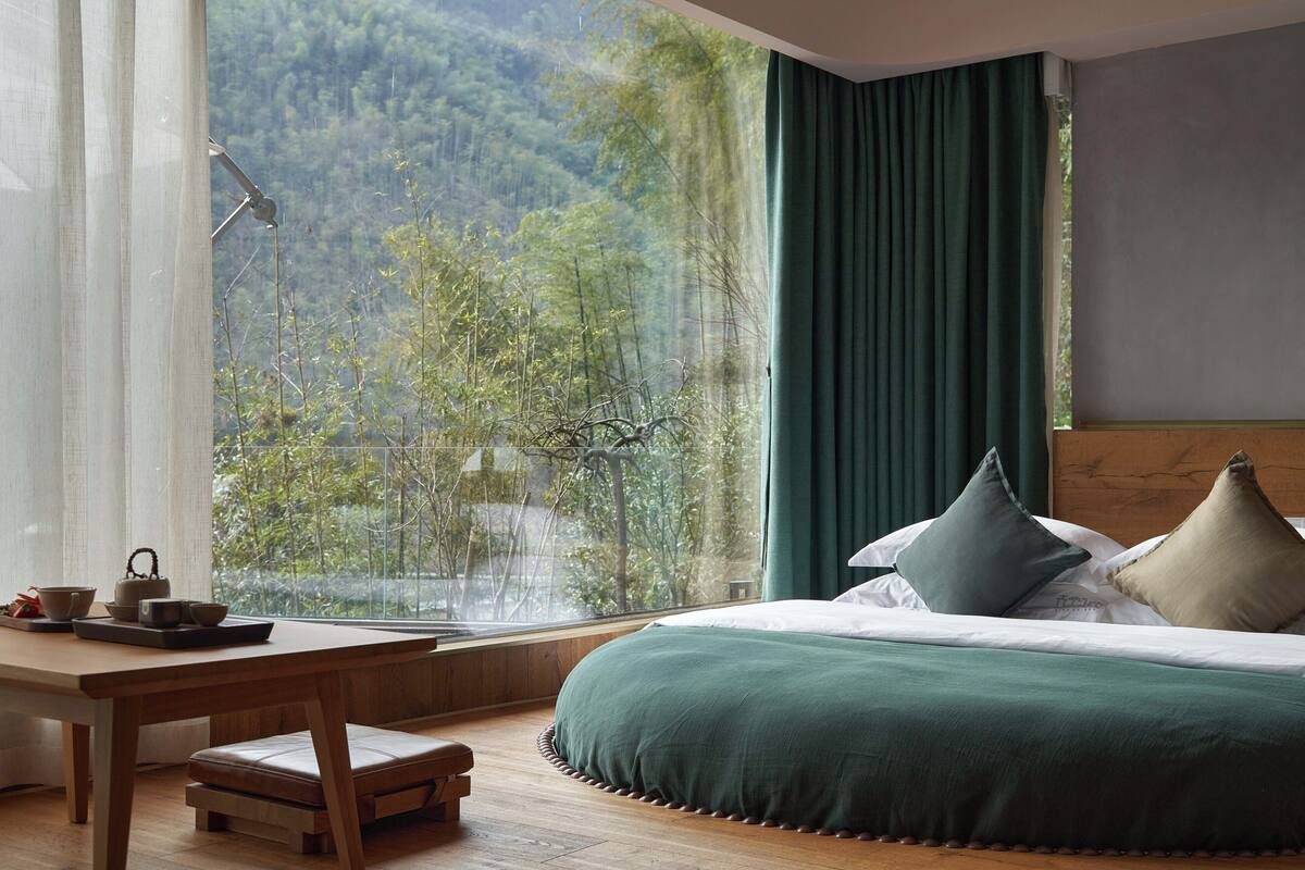 Doppia Tradizionale, vista montagna | Copriletto in piuma, insonorizzazione, ferro/asse da stiro