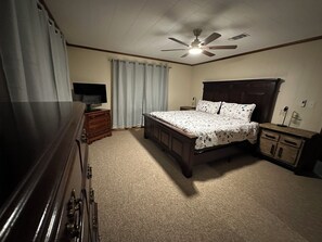 2 chambres, fer et planche à repasser, Wi-Fi gratuit, draps fournis