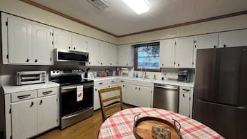 Micro-ondas, fogão, cooktop, lava-louças