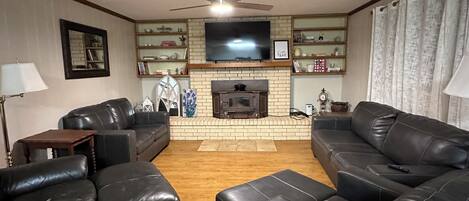 Télévision, cheminée