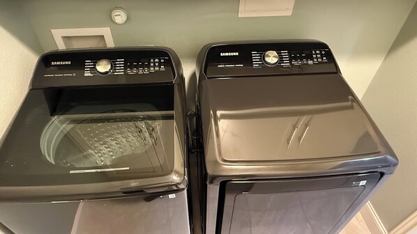 Interior - Spacious Country Home on 2 Acres - Sleeps 8, 2King+1Queen Bed, and Large Kitchen (Caddo Mills)